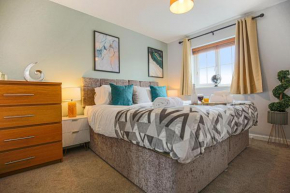 Brookland House with Free Parking, Smart TV and Garden by Yoko Property